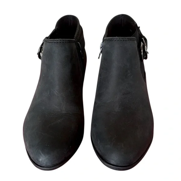 NWT Clarks Adreena Leather Mid Stacked Heel Black Ankle Booties zip Sz 7W